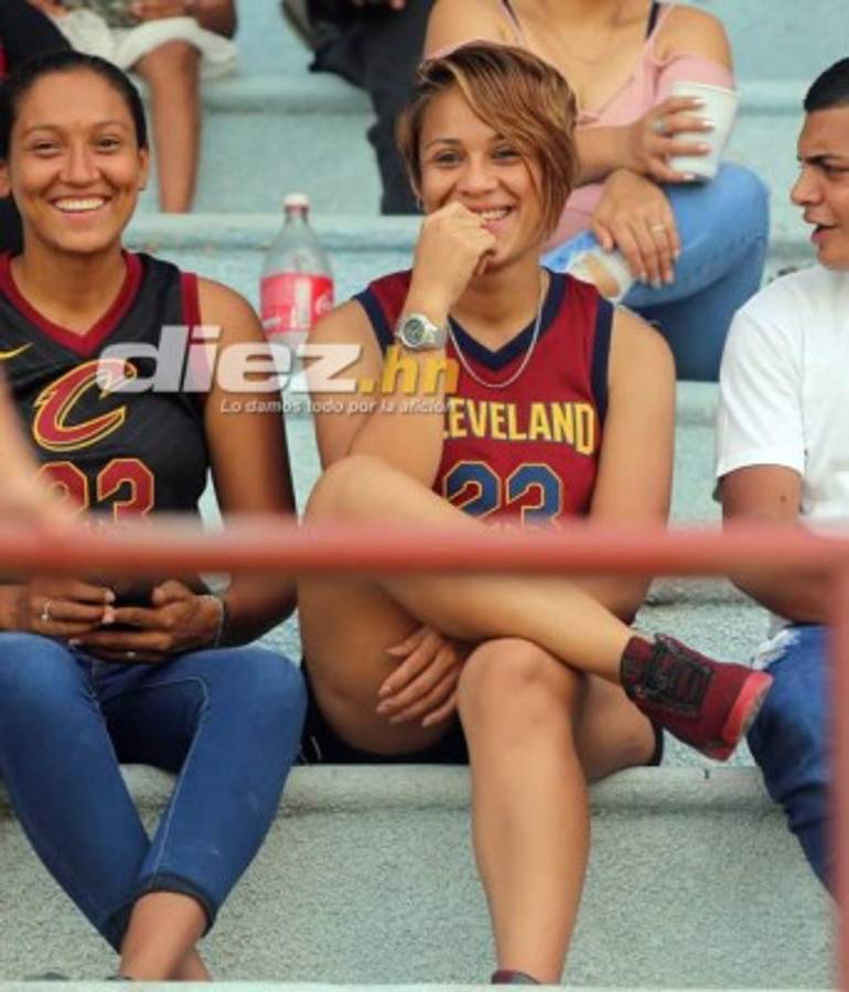 ¡Mamitas! Las linduras que adornaron la vuelta del repechaje en Honduras