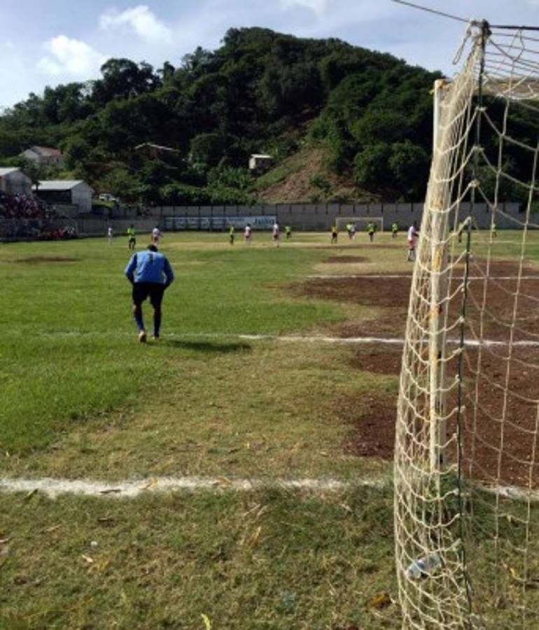 Así son las canchas donde se juega el Ascenso en el norte de Honduras