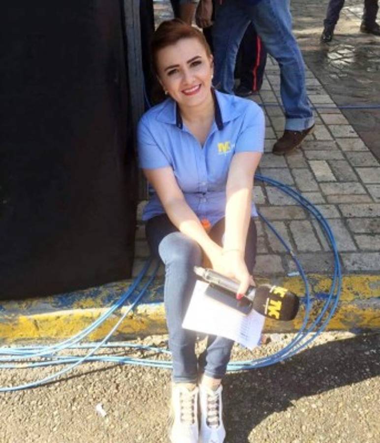 Las presentadoras de TV deslumbran con su belleza en los desfiles patrios