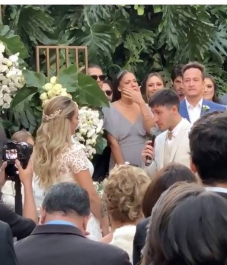 Brasil: Madre del hijo de Neymar se casa en pleno escándalo sexual del jugador