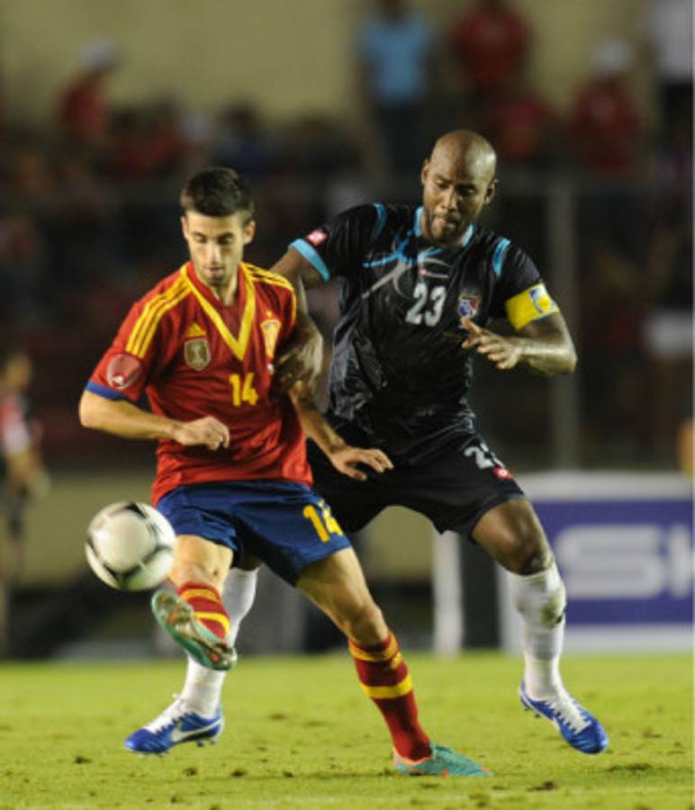 España le muestra a Panamá el fútbol de excelencia.