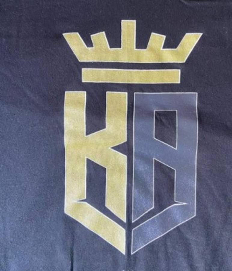 ¡Es de lujo! Kevin Álvarez, seleccionado hondureño, lanza su propia marca y línea de ropa