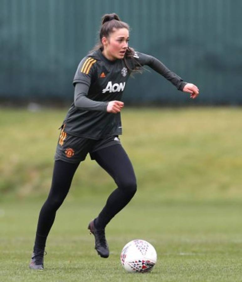 Así es Tara Bourne, la preciosa defensora del Manchester United que enamora en Inglaterra