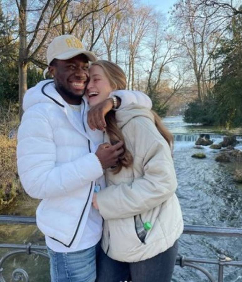 La sexy mujer de la gran estrella de Canadá: Víctima de racismo con su novio y juega en el PSG