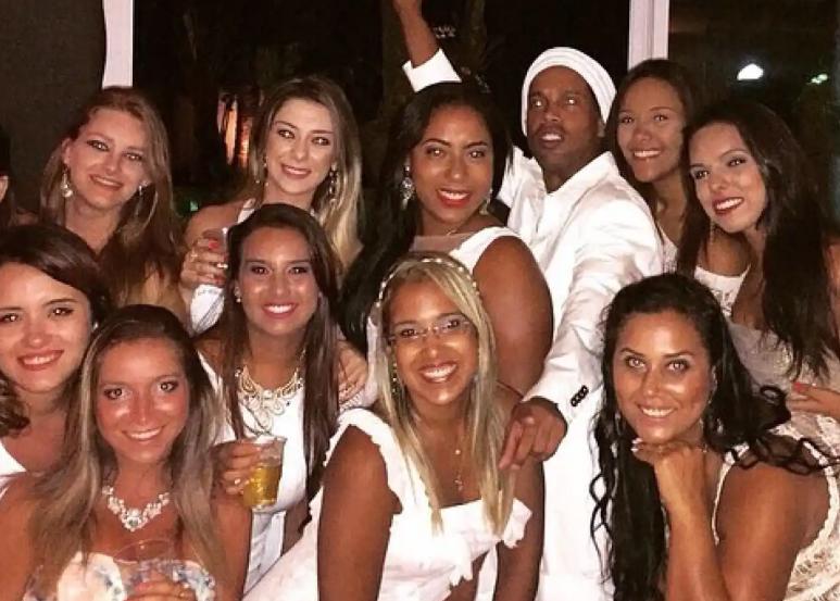Ronaldinho organizó un fiestón en el cierre del 2024: revelaron su truco para no molestar a los vecinos