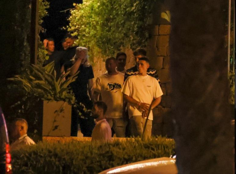 La salvaje fiesta de “Champions” del City en Ibiza: Grealish con los pantalones abajo, invitado especial y Haaland fumando
