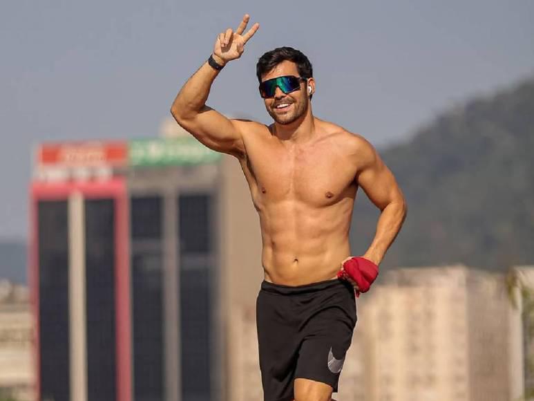 ¡No lo oculta! Deportista brasileño sorprende al declararse gay y presenta a su novio: “Te amo mucho”