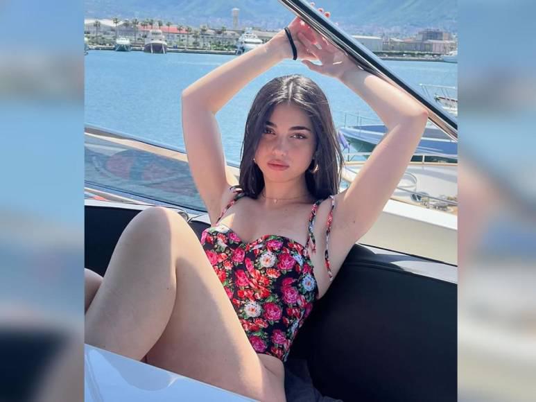 ¿Lamine Yamal se volvió enamorar? Captan a la figura del Barcelona con hermosa modelo en centro comercial