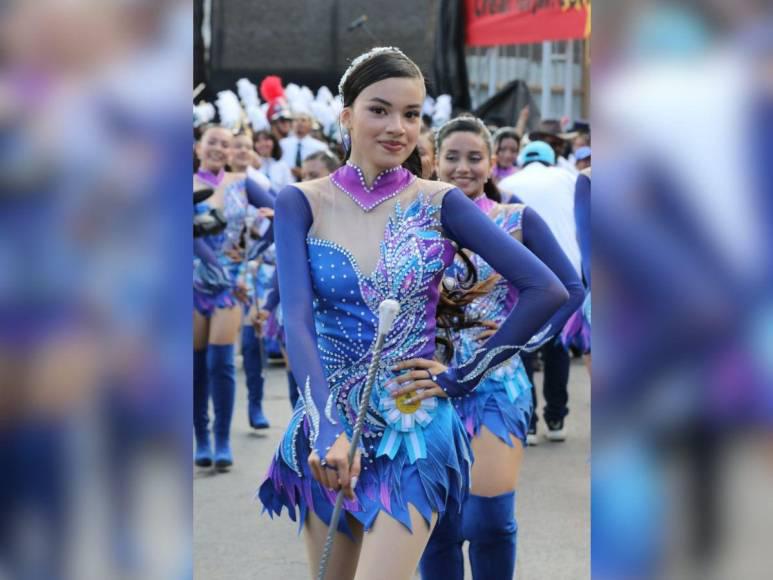 ¡Qué guapas! Las palillonas que enamoraron en los desfiles del Día de la Independencia en Honduras