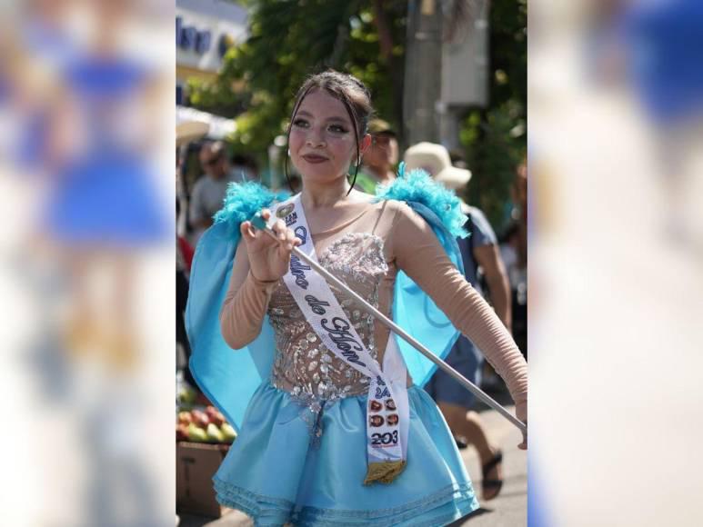 ¡Qué guapas! Las palillonas que enamoraron en los desfiles del Día de la Independencia en Honduras