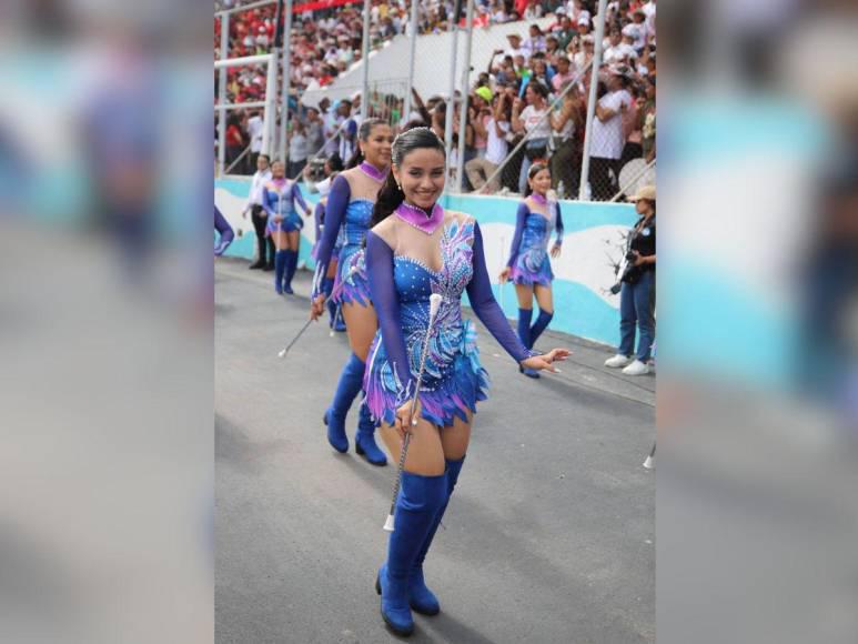 ¡Qué guapas! Las palillonas que enamoraron en los desfiles del Día de la Independencia en Honduras