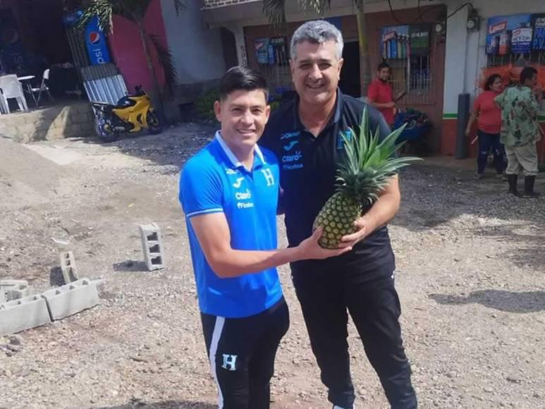Francisco “Chelito” Martínez sorprende y se casó antes del partido de vuelta del repechaje ante Olancho FC