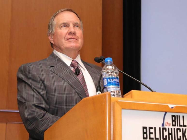 ¡48 años de diferencia! Famoso entrenador comienza relación como bella chica y así se conocieron