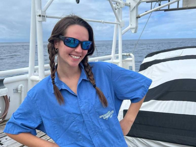 ¡48 años de diferencia! Famoso entrenador comienza relación como bella chica y así se conocieron