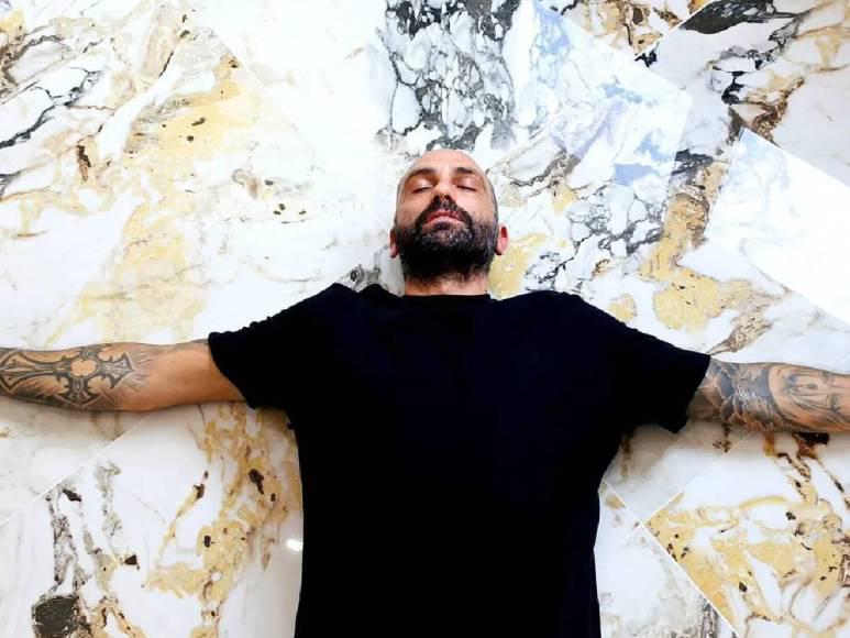 De jugar en el Real Madrid de los “Galácticos” a ser decorador de interiores; el motivo por el que estuvo en la cárcel