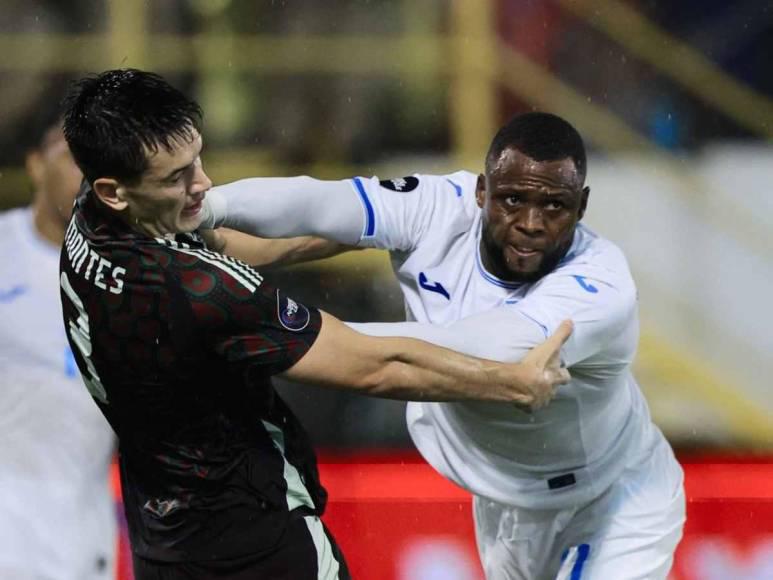 Piden echar a Honduras de la Nations League tras la agresión al mexicano “Vasco” Aguirre y reciben rotunda respuesta