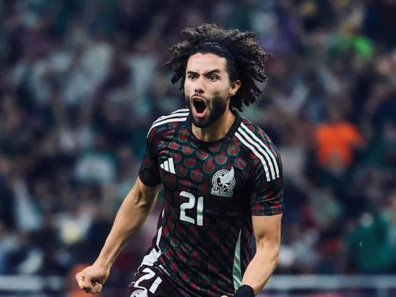 Chino Huerta sorprende y emprende nueva faceta previo al duelo Honduras-México en el estadio Morazán