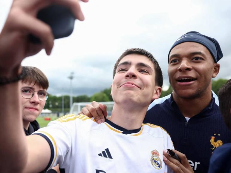 El motivo por el que Mbappé rechazó al Real Madrid y revela su favorito para la final de Champions