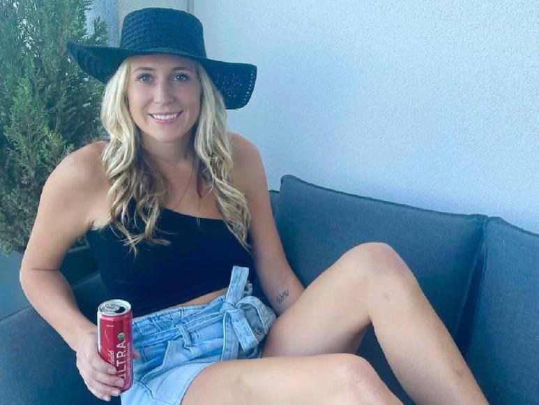 Muere jugadora a sus 28 años y revelan la causa de su fallecimiento: “la encontraron junto a su perro pitbull”