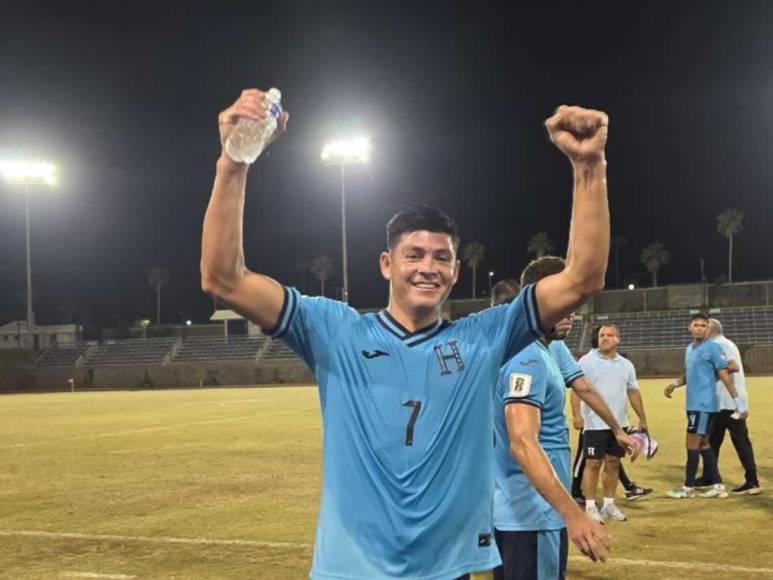 Francisco “Chelito” Martínez sorprende y se casó antes del partido de vuelta del repechaje ante Olancho FC