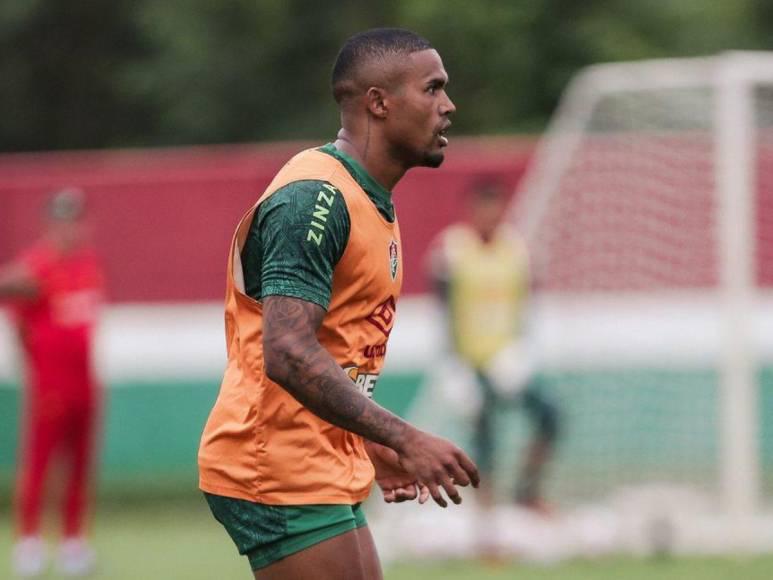 De ser un reconocido futbolista brasileño a vender contenido en OnlyFans y esta fue la reacción de su esposa