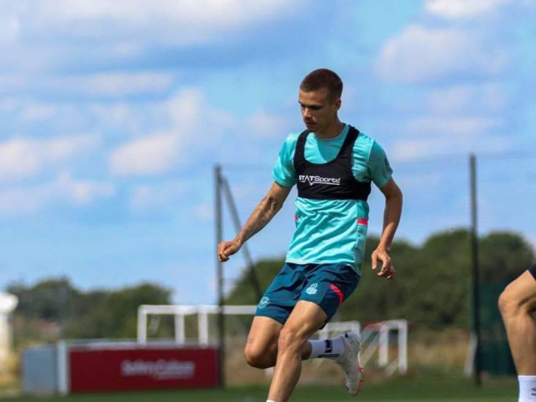 “Lo acerca a su madre”: el inesperado motivo por el que Romeo, hijo de David Beckham se retira del fútbol a los 22 años