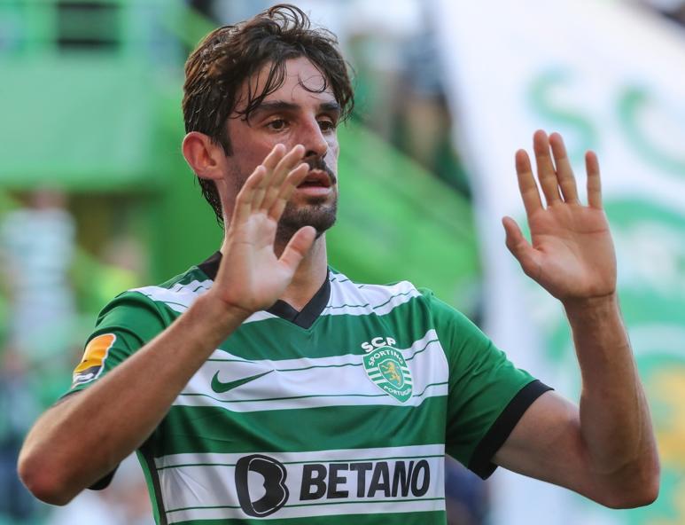 Fue compañero de Messi y revela: “Convivir con él fue raro, me saludaba con un beso, pero después me acostumbré”