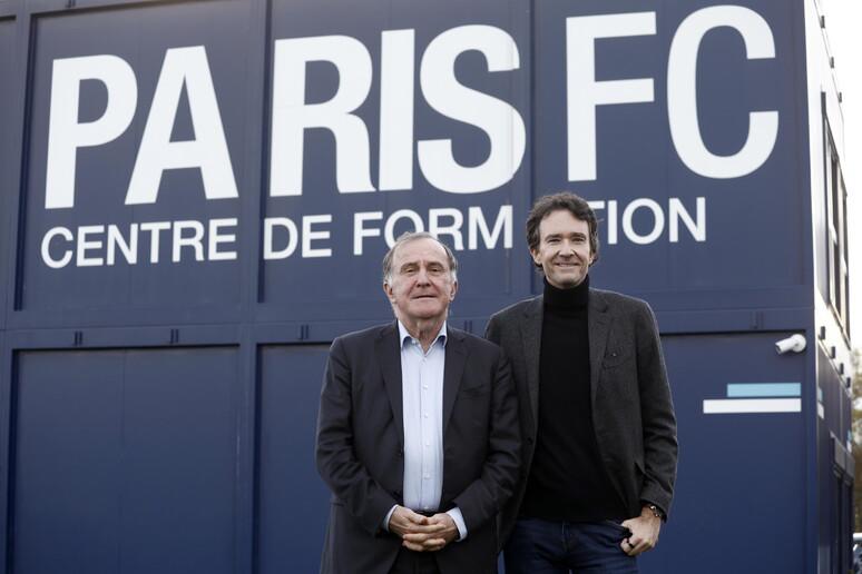 “Este club borrará del mapa al PSG”: el derbi con los estadios más cercanos del mundo; separados por una sola calle