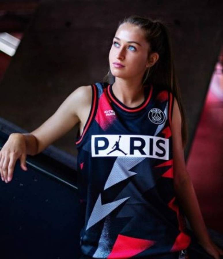 La sexy mujer de la gran estrella de Canadá: Víctima de racismo con su novio y juega en el PSG