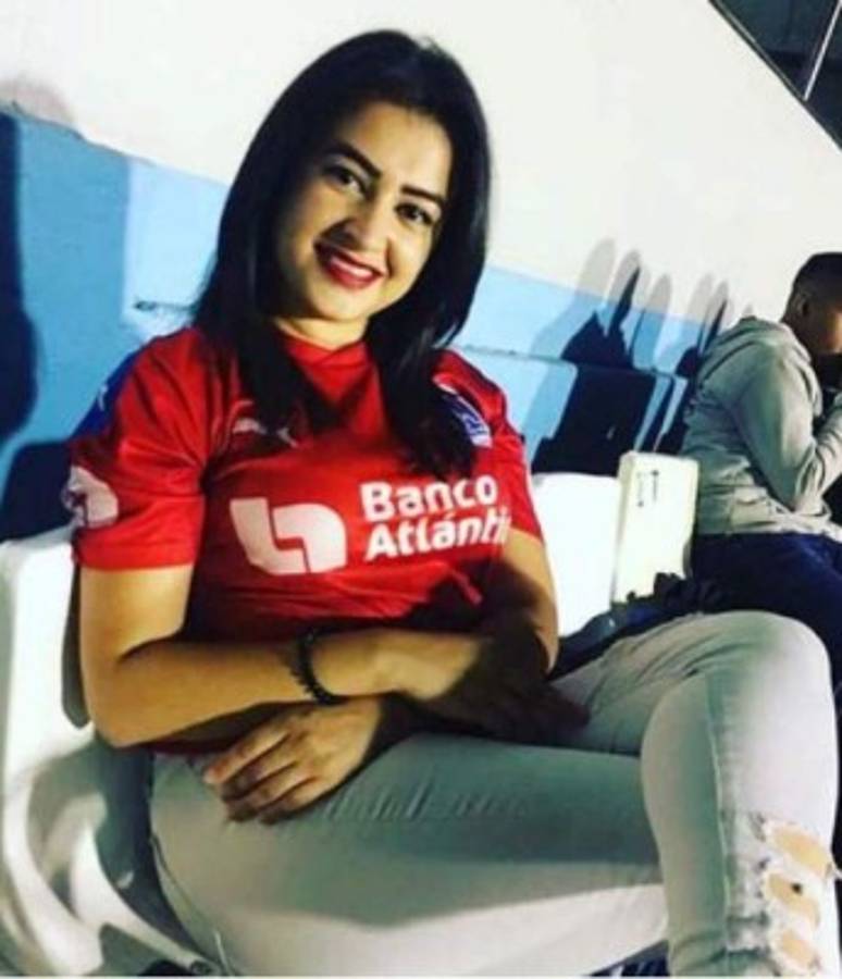 ¡El otro lado de la final! Las guapísimas novias y esposas de los jugadores de Olimpia y Marathón