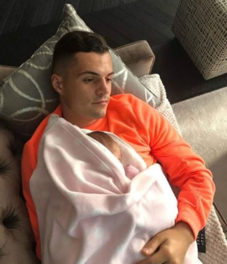 Escándalo: La mujer de Granit Xhaka, jugador del Arsenal, recibe amenazas de muerte y a su hija: 'deseamos que tenga cáncer'.