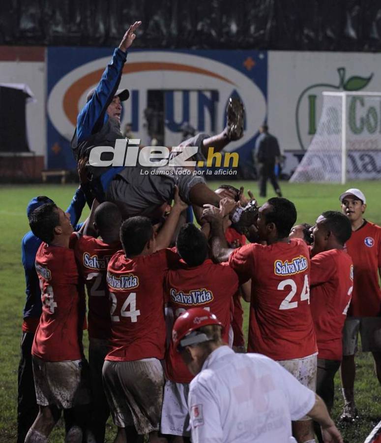 ¡Llenazo, festejo y rostros tristes! Las imágenes de la última final que disputaron Real España vs. Olimpia en el Morazán