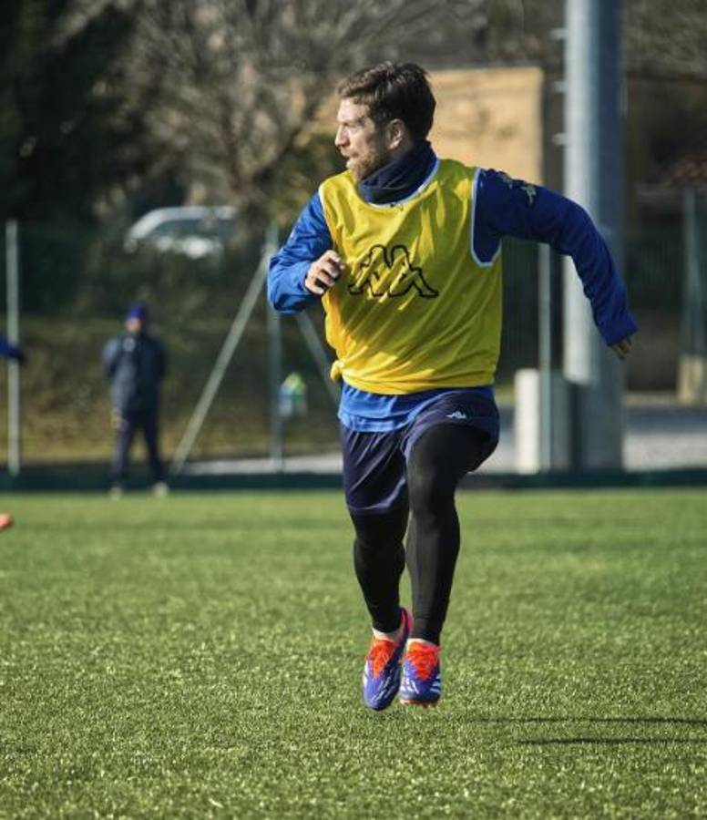 Fue desterrado de Argentina tras el Mundial y castigado con dos años: ahora entrena con un club de tercera división