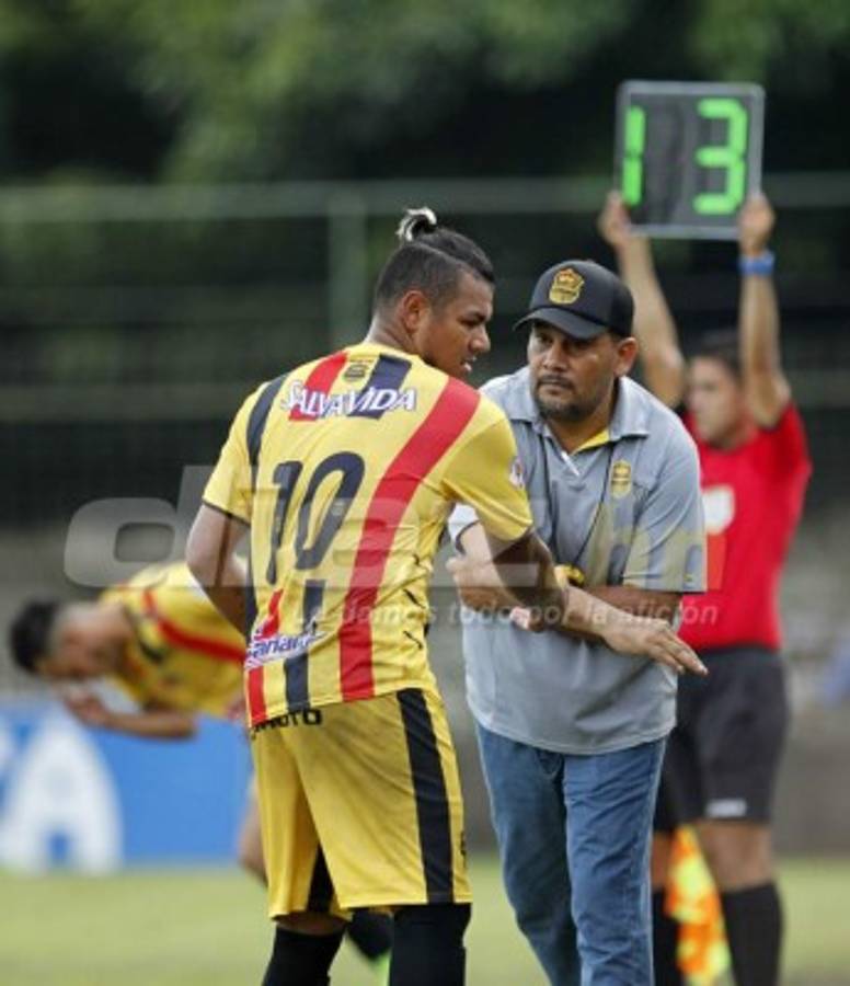 NO VISTE EN TV: ¿Para quién fue? El obsceno gesto de Costly y el reclamo de Claros