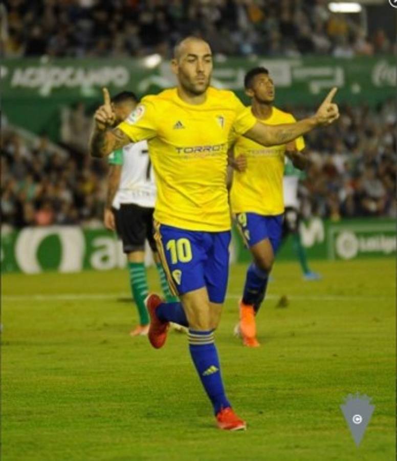 FOTOS: Titular y gol anulado, así fue el debut de Choco Lozano con el Cádiz