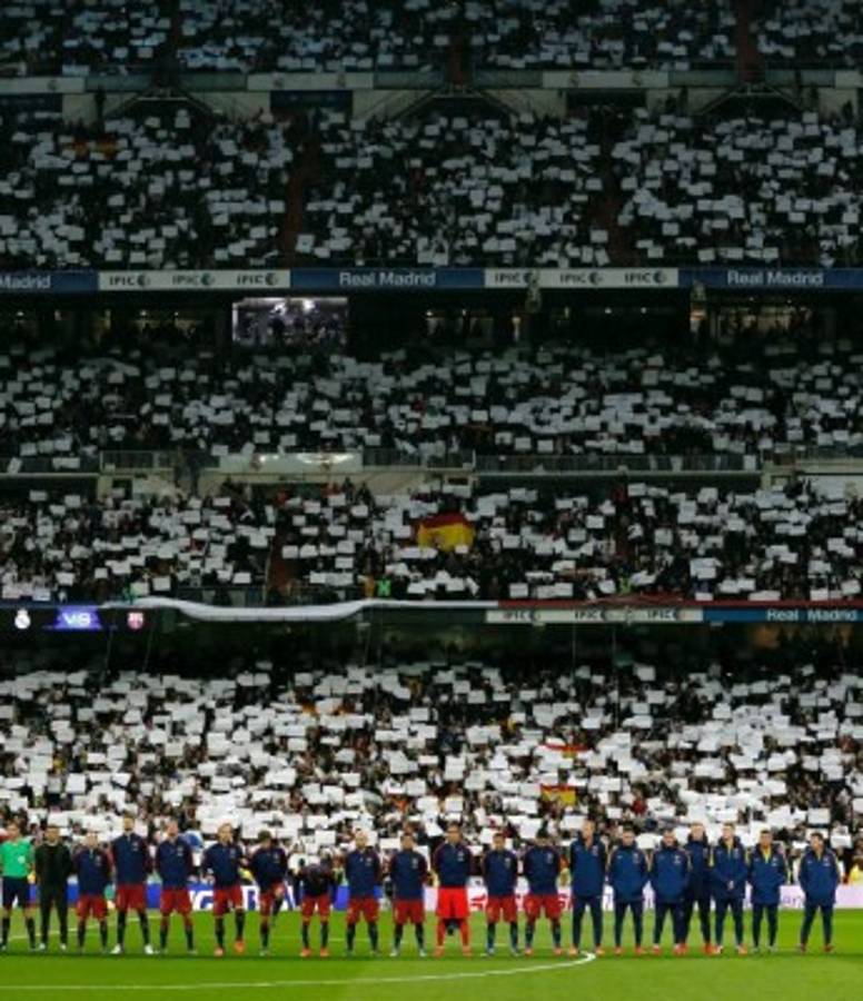 Emotivo homenaje a las víctimas de los atentados de París