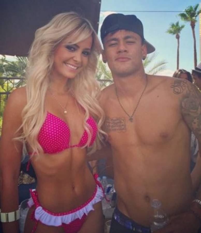 Conoce más de La barbie brasileña Jhenny Andrade