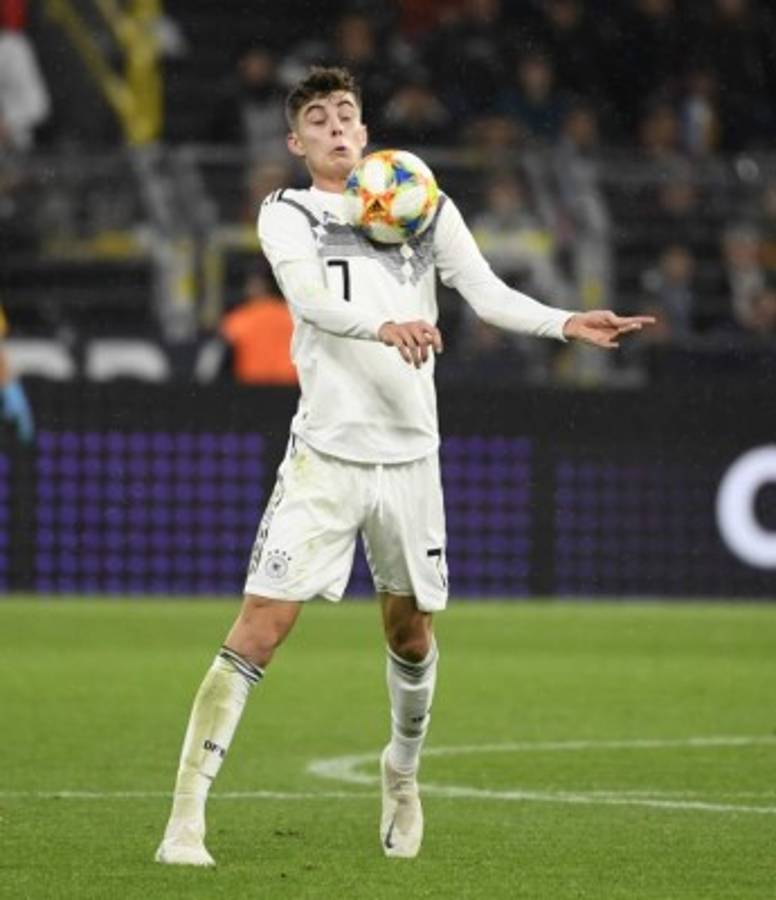 Rumores/fichajes: Real Madrid busca dos volantes, Barcelona a DT y Zlatan podría volver a Italia