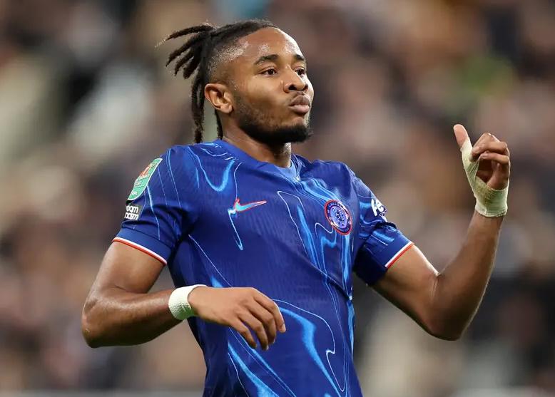 Mercado de fichajes: una figura se ofreció al Barcelona y el gran sacrificado; bomba de Salah y el City anuncia otro refuerzo