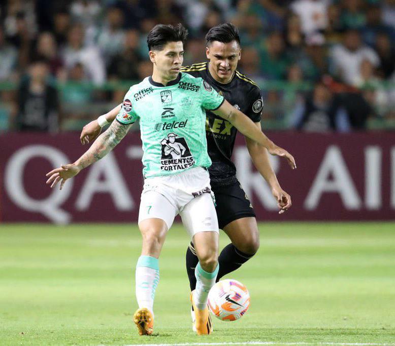 Cuatro faltas cometió Denil Maldonado ante León y recibió una.