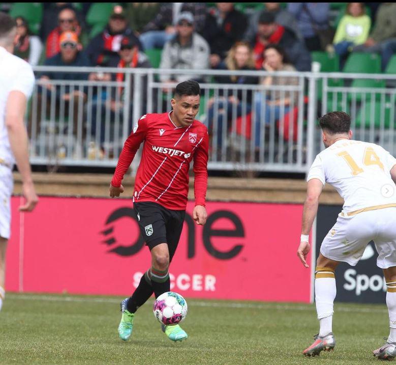 José Escalante durante uno de sus partidos con el Cavalry FC de Canadá.