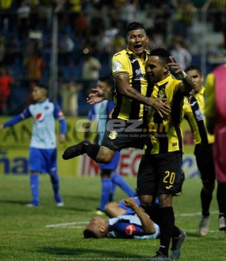 NO SE VIO: Bebé en camino, bengalas y peleas en el Real España-Motagua