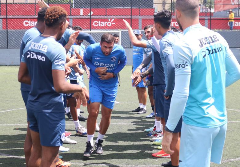 El gran ambiente en Motagua previo al clásico ante Marathón: Pastel de cumpleaños y Auzmendi de portero