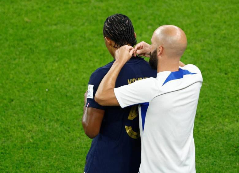 El enfado de Didier Deschamps con Koundé por jugar con una cadena: ‘‘Tienes suerte de que no estaba delante de ti, sino...’’