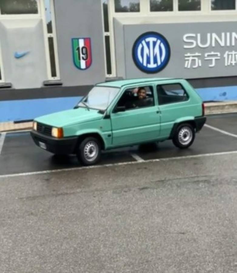 El humilde auto que se compró Arturo Vidal y que lleva a los entrenamientos del Inter de Milán