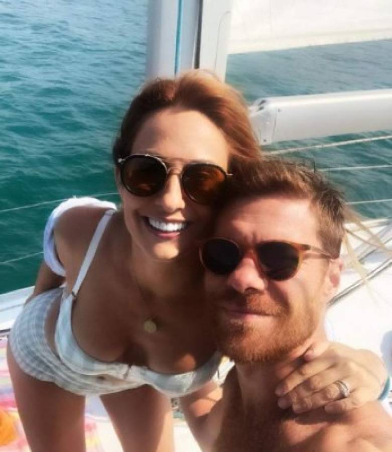 ¡Lindísima! Así es la mujer de Xabi Alonso a quien Peter Crouch intentó enamorar