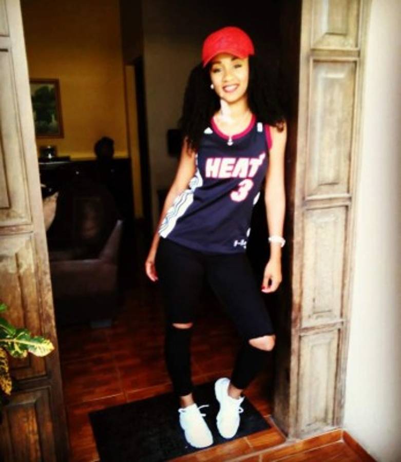 Ella es Edlin Navarro, la bella licenciada que flechó a Henry Figueroa