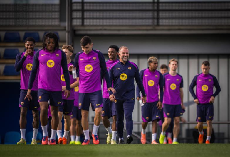 Alineación del Barcelona para golear al Olympiacos en la Champions: ¡la sorpresa de Hansi Flick en punta!