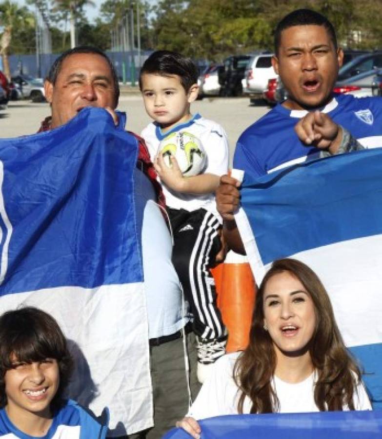 Natalie Escalón, la bella hondureña que acompañó a la selección en EEUU