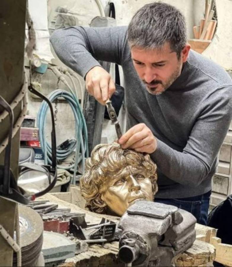 ¡De bronce para que sea eterna! Así es la hermosa estatua de Diego Maradona en Napolés